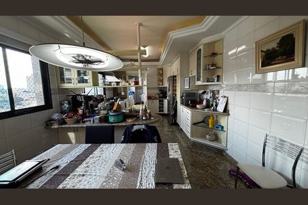 Apartamento à venda com 202m², 3 quartos e 5 vagas Apartamento à venda com 202m², 3 quartos e 5 vagasCozinha