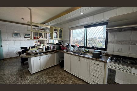 Apartamento à venda com 202m², 3 quartos e 5 vagas Apartamento à venda com 202m², 3 quartos e 5 vagasCozinha