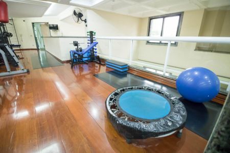 Apartamento à venda com 202m², 3 quartos e 5 vagas Apartamento à venda com 202m², 3 quartos e 5 vagasAcademia