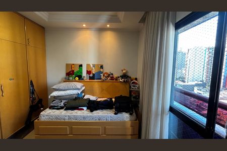 Apartamento à venda com 202m², 3 quartos e 5 vagas Apartamento à venda com 202m², 3 quartos e 5 vagasSuíte 2