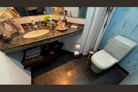 Apartamento à venda com 202m², 3 quartos e 5 vagas Apartamento à venda com 202m², 3 quartos e 5 vagasLavabo