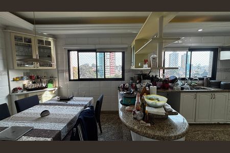 Apartamento à venda com 202m², 3 quartos e 5 vagas Apartamento à venda com 202m², 3 quartos e 5 vagasCozinha