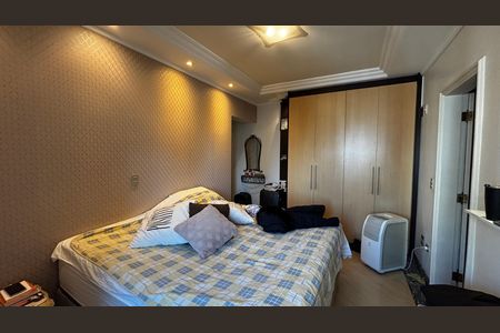 Apartamento à venda com 202m², 3 quartos e 5 vagas Apartamento à venda com 202m², 3 quartos e 5 vagasSuite 1