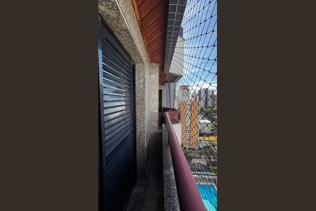 Apartamento à venda com 202m², 3 quartos e 5 vagas Apartamento à venda com 202m², 3 quartos e 5 vagasSuíte 2 Varanda