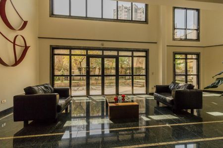 Apartamento à venda com 202m², 3 quartos e 5 vagas Apartamento à venda com 202m², 3 quartos e 5 vagasHall de entrada