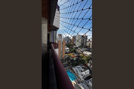 Apartamento à venda com 202m², 3 quartos e 5 vagas Apartamento à venda com 202m², 3 quartos e 5 vagasSuíte 2 Varanda