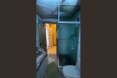 Apartamento à venda com 202m², 3 quartos e 5 vagas Apartamento à venda com 202m², 3 quartos e 5 vagasBanheiro da Suíte 1