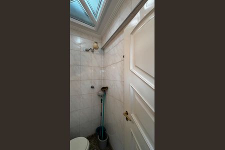 Apartamento à venda com 202m², 3 quartos e 5 vagas Apartamento à venda com 202m², 3 quartos e 5 vagasÁrea de Serviço - Banheiro