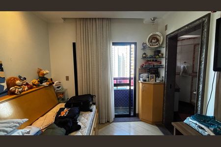 Apartamento à venda com 202m², 3 quartos e 5 vagas Apartamento à venda com 202m², 3 quartos e 5 vagasSuíte 2