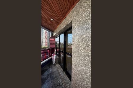 Apartamento à venda com 202m², 3 quartos e 5 vagas Apartamento à venda com 202m², 3 quartos e 5 vagasSala - Sala de Jantar Varanda