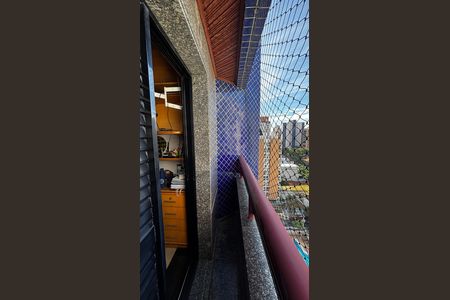 Apartamento à venda com 202m², 3 quartos e 5 vagas Apartamento à venda com 202m², 3 quartos e 5 vagasSuíte 3 Varanda