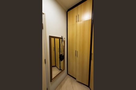 Apartamento à venda com 202m², 3 quartos e 5 vagas Apartamento à venda com 202m², 3 quartos e 5 vagasSuite 1 Closet