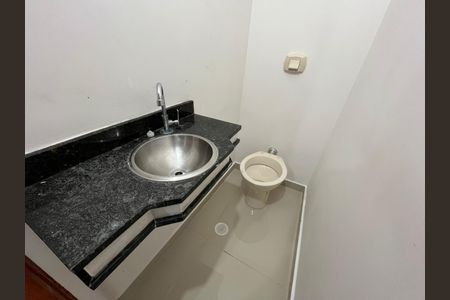 Casa para alugar com 140m², 3 quartos e 2 vagas