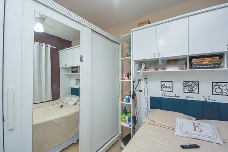 Casa à venda com 250m², 4 quartos e 4 vagas Casa à venda com 250m², 4 quartos e 4 vagasQuarto 2