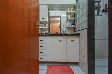 Casa à venda com 250m², 4 quartos e 4 vagas Casa à venda com 250m², 4 quartos e 4 vagasBanheiro da Suíte
