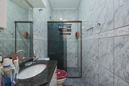 Casa à venda com 250m², 4 quartos e 4 vagas Casa à venda com 250m², 4 quartos e 4 vagasBanheiro