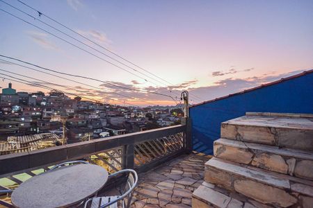 Casa à venda com 250m², 4 quartos e 4 vagas Casa à venda com 250m², 4 quartos e 4 vagasQuintal