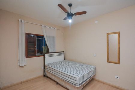 Casa à venda com 250m², 4 quartos e 4 vagas Casa à venda com 250m², 4 quartos e 4 vagasQuarto 4
