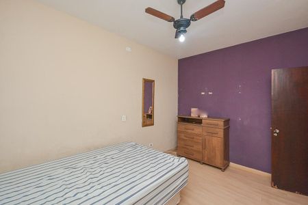 Casa à venda com 250m², 4 quartos e 4 vagas Casa à venda com 250m², 4 quartos e 4 vagasQuarto 4