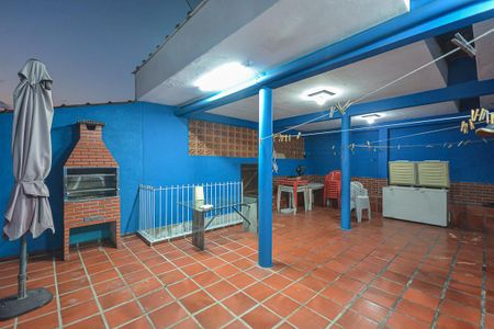Casa à venda com 250m², 4 quartos e 4 vagas Casa à venda com 250m², 4 quartos e 4 vagasÁrea comum - Churrasqueira