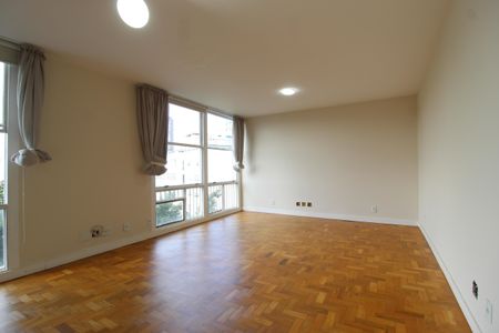 Sala de apartamento para alugar com 2 quartos, 150m² em Jardim Europa, São Paulo
