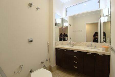 Apartamento para alugar com 150m², 2 quartos e 1 vagaBanheiro da Suíte
