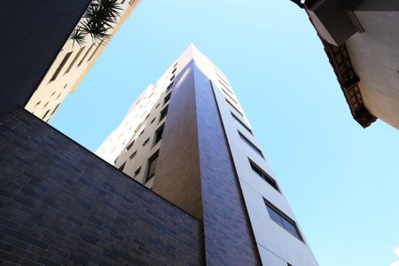 Apartamento para alugar com 77m², 2 quartos e 2 vagasFachada