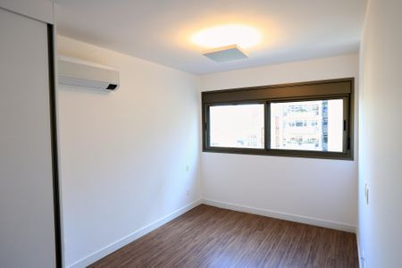 Apartamento para alugar com 77m², 2 quartos e 2 vagasSuíte