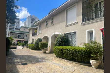 Casa à venda com 386m², 4 quartos e 4 vagas