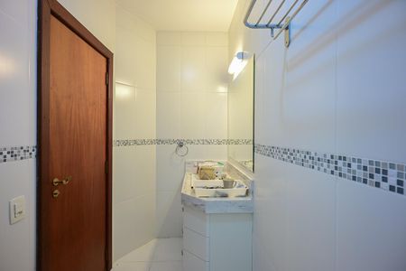 Casa de condomínio à venda com 394m², 4 quartos e 4 vagasBanheiro da Suíte  3