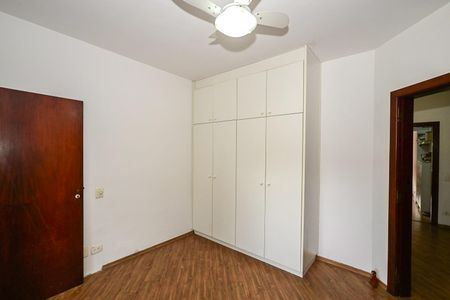 Casa de condomínio à venda com 394m², 4 quartos e 4 vagasQuarto