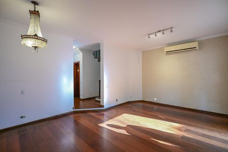 Casa de condomínio à venda com 394m², 4 quartos e 4 vagasSala
