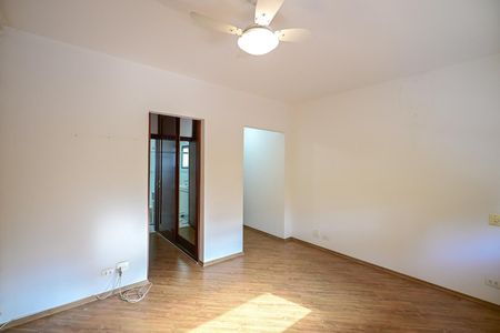 Casa de condomínio à venda com 394m², 4 quartos e 4 vagasSuíte 2
