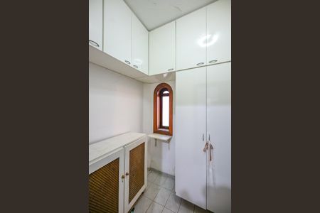 Casa de condomínio à venda com 394m², 4 quartos e 4 vagasQuarto de Serviço
