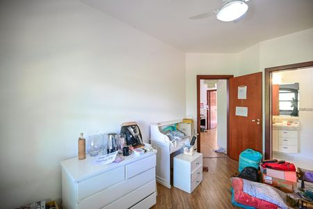 Casa de condomínio à venda com 394m², 4 quartos e 4 vagasSuíte 3