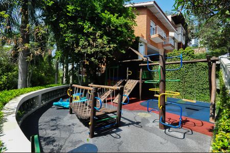 Casa de condomínio à venda com 394m², 4 quartos e 4 vagasPlayground