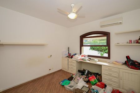 Casa de condomínio à venda com 394m², 4 quartos e 4 vagasSuíte 1