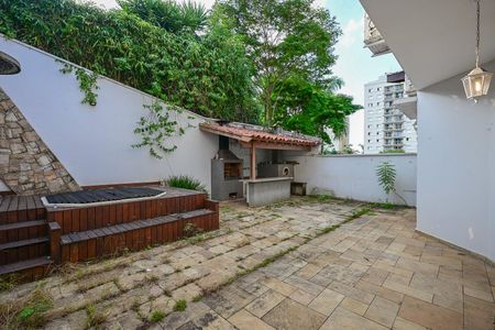 Casa de condomínio à venda com 394m², 4 quartos e 4 vagasPiscina