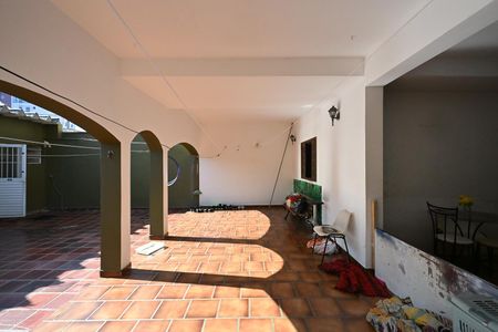 Casa para alugar com 280m², 3 quartos e 4 vagasQuintal