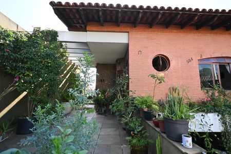 Casa para alugar com 280m², 3 quartos e 4 vagasEntrada