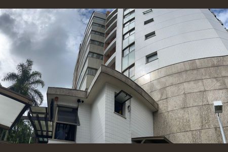 Apartamento à venda com 127m², 4 quartos e 2 vagasFachada