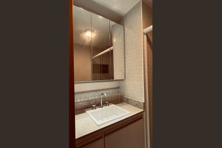 Apartamento à venda com 127m², 4 quartos e 2 vagasBanheiro
