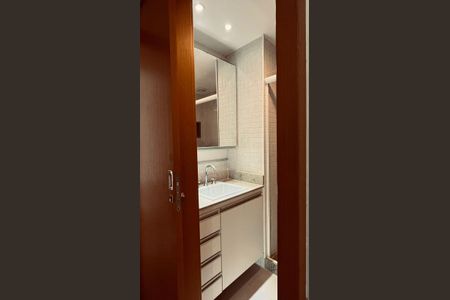 Apartamento à venda com 127m², 4 quartos e 2 vagasBanheiro