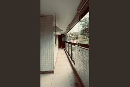Apartamento à venda com 127m², 4 quartos e 2 vagasVaranda