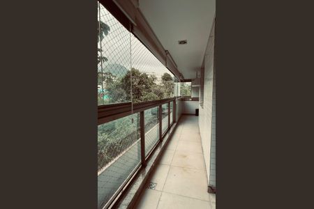 Apartamento à venda com 127m², 4 quartos e 2 vagasVaranda