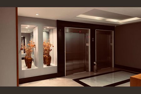 Apartamento à venda com 127m², 4 quartos e 2 vagasElevadores