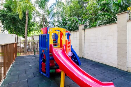 Apartamento à venda com 43m², 2 quartos e 1 vaga Apartamento à venda com 43m², 2 quartos e 1 vagaÁrea comum - Playground