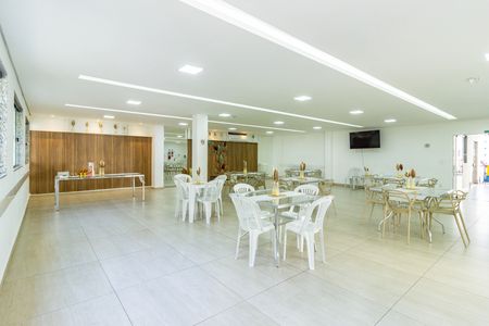 Apartamento à venda com 43m², 2 quartos e 1 vaga Apartamento à venda com 43m², 2 quartos e 1 vagaÁrea comum - Salão de festas