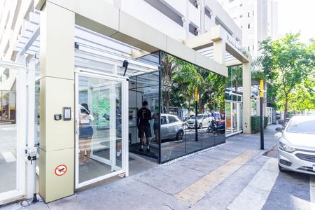 Apartamento à venda com 43m², 2 quartos e 1 vaga Apartamento à venda com 43m², 2 quartos e 1 vagaFachada e Portaria