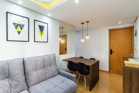 Apartamento à venda com 43m², 2 quartos e 1 vaga Apartamento à venda com 43m², 2 quartos e 1 vagaSala